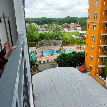 B Lagoon Muslim Apartment Malacca Bagian luar foto