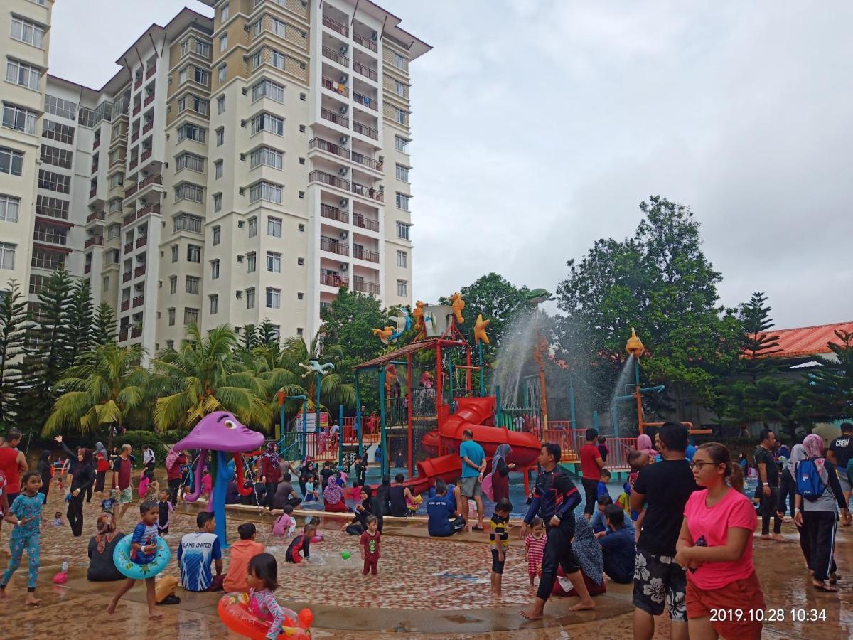B Lagoon Muslim Apartment Malacca Bagian luar foto