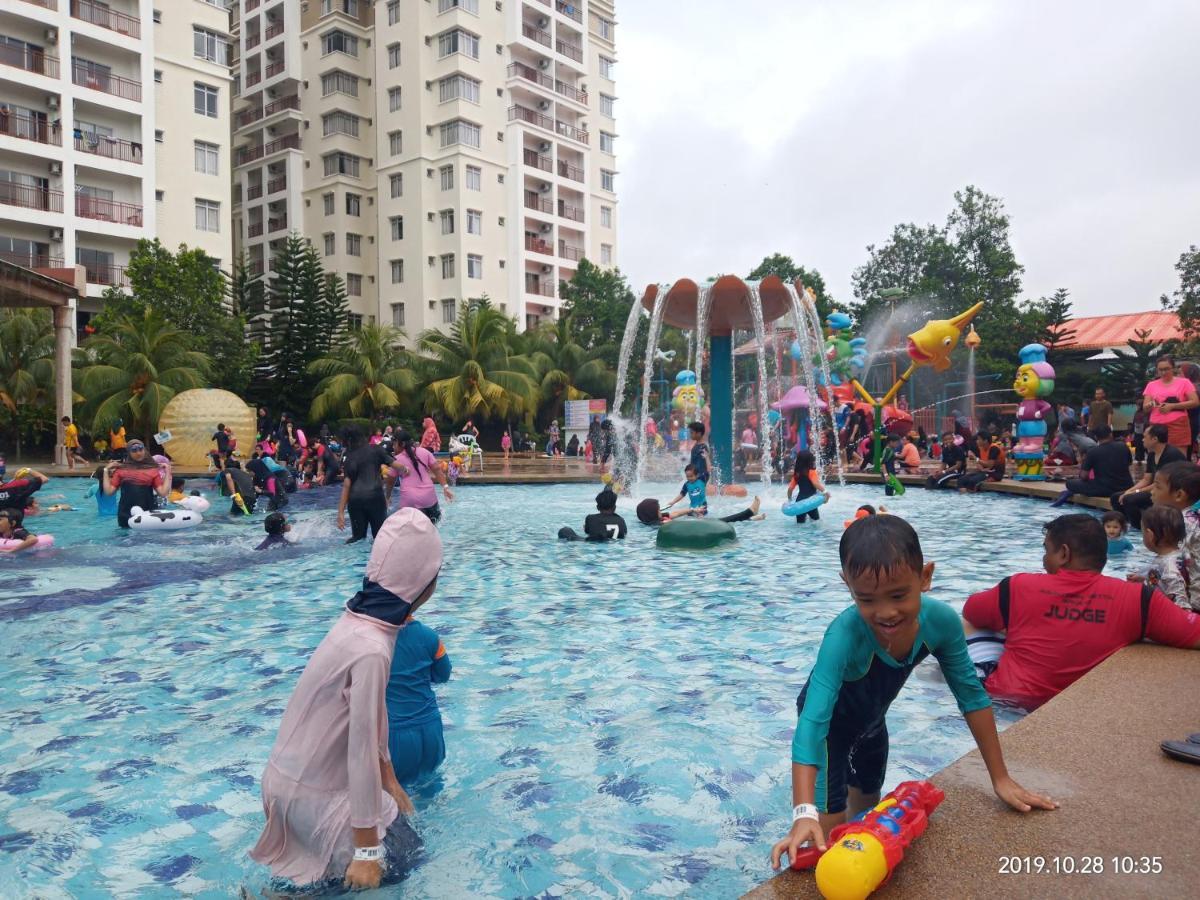 B Lagoon Muslim Apartment Malacca Bagian luar foto