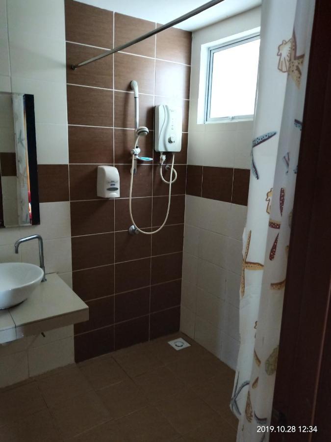B Lagoon Muslim Apartment Malacca Bagian luar foto