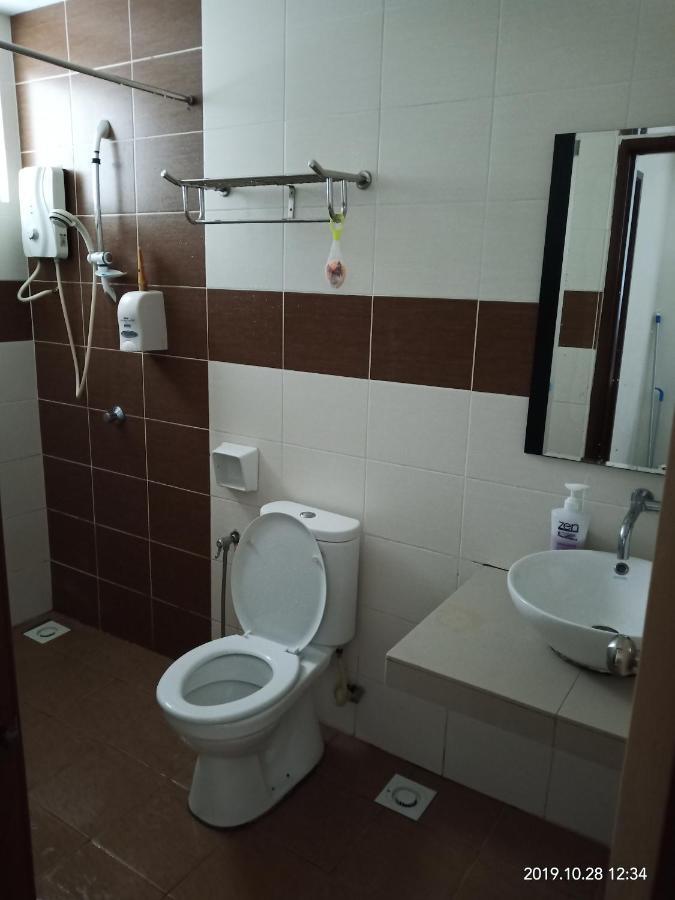 B Lagoon Muslim Apartment Malacca Bagian luar foto